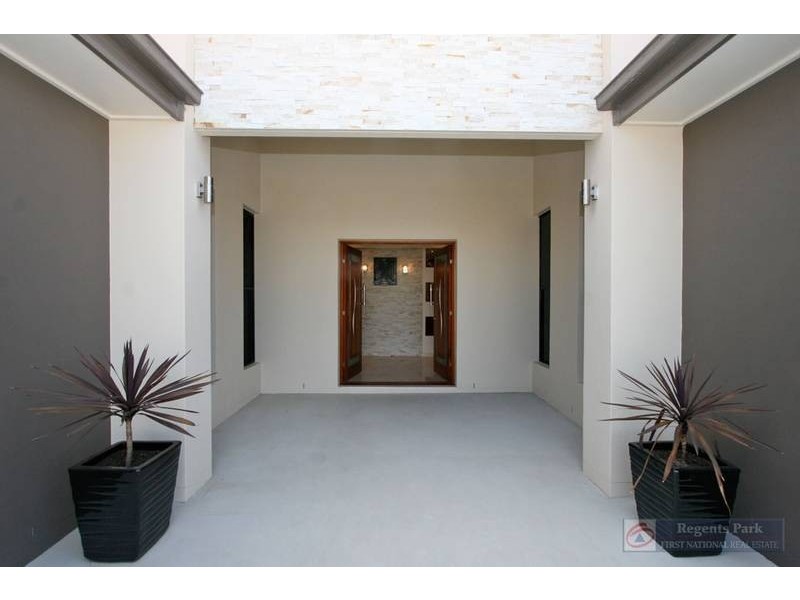 Regents Park QLD 4118