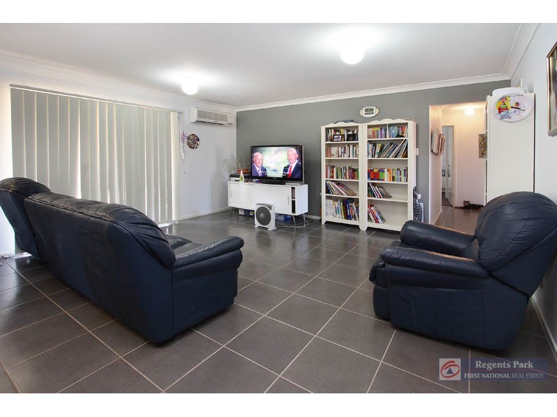 7 Tahlee Ct, Regents Park QLD 4118