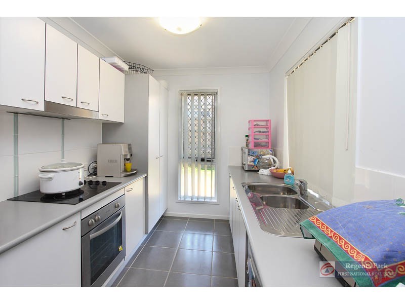 7 Tahlee Ct, Regents Park QLD 4118