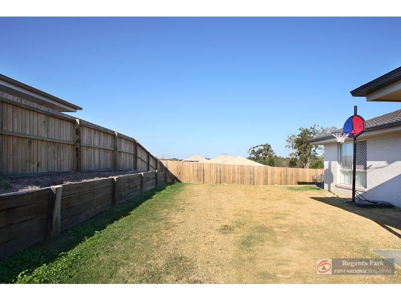 7 Tahlee Ct, Regents Park QLD 4118