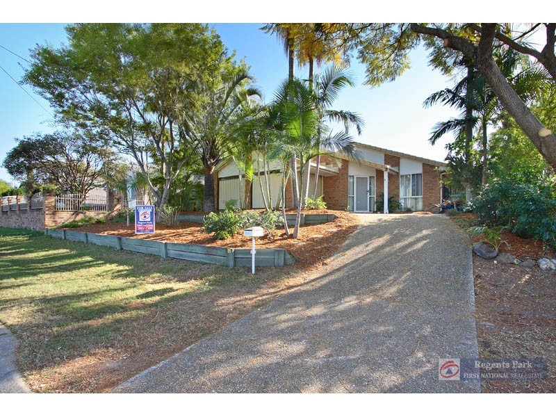 3 Jackson Ct, Regents Park QLD 4118