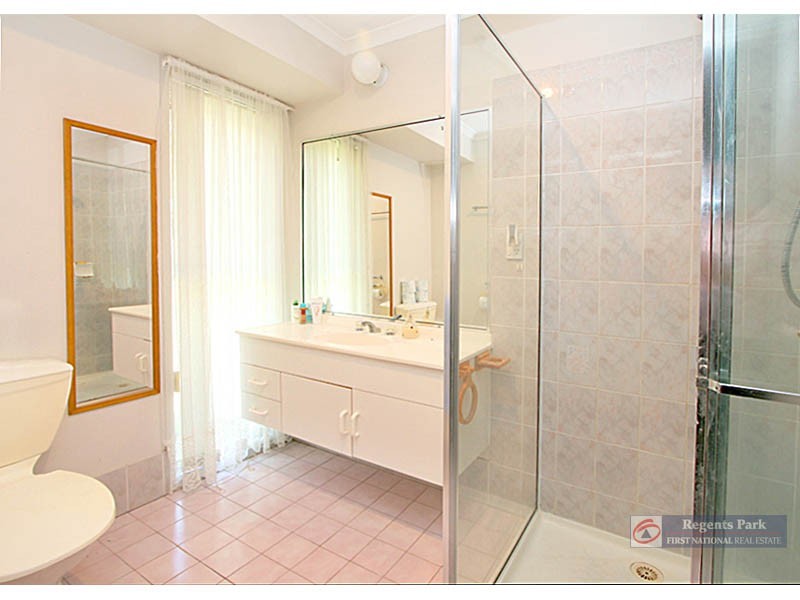 3 Jackson Ct, Regents Park QLD 4118