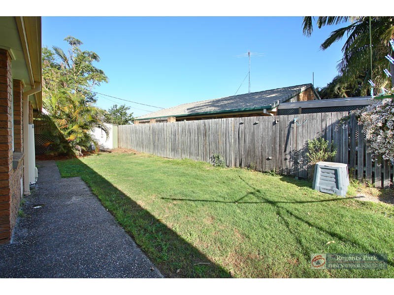 3 Jackson Ct, Regents Park QLD 4118