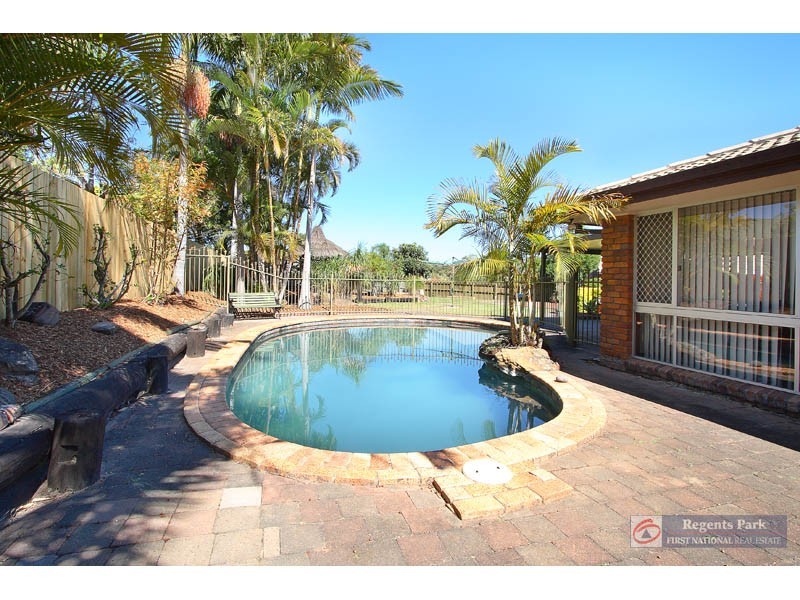 Regents Park QLD 4118