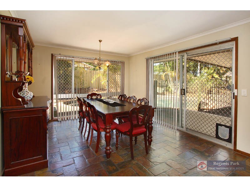 Regents Park QLD 4118