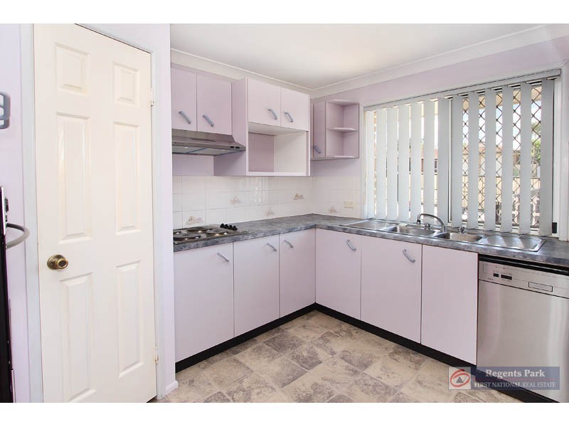 2 Iberis Court, Regents Park QLD 4118