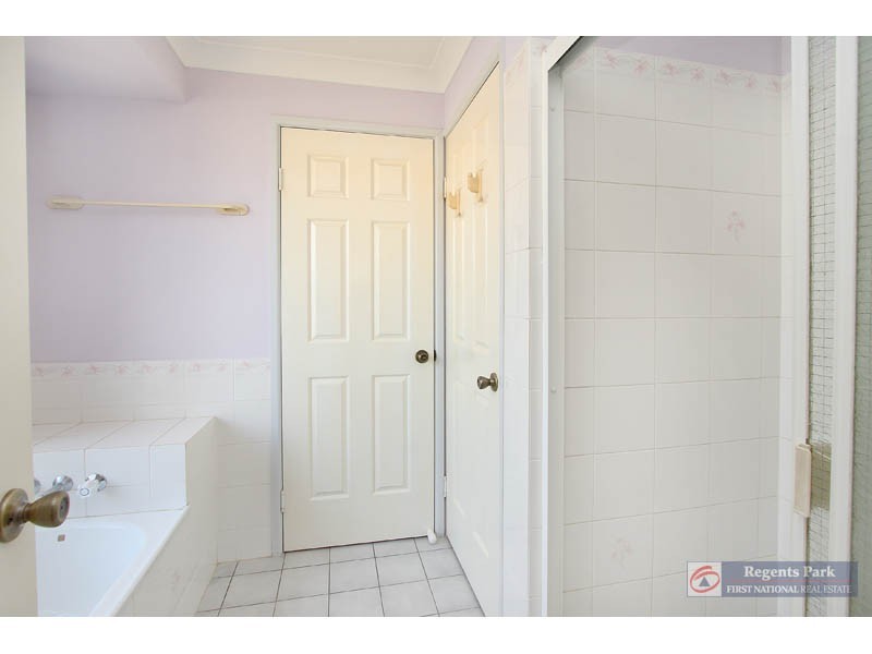 2 Iberis Court, Regents Park QLD 4118
