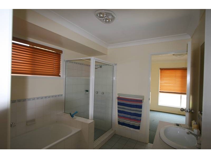 03 Virosa Court, Regents Park QLD 4118
