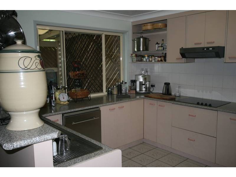 27 Sweetgum Street, Hillcrest QLD 4118