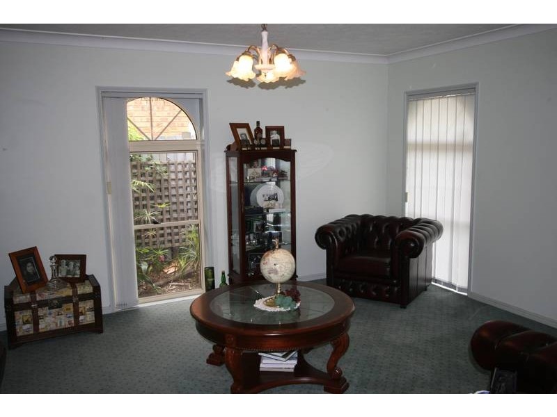 27 Sweetgum Street, Hillcrest QLD 4118