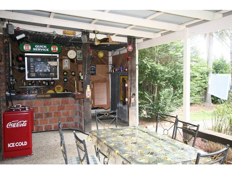 27 Sweetgum Street, Hillcrest QLD 4118