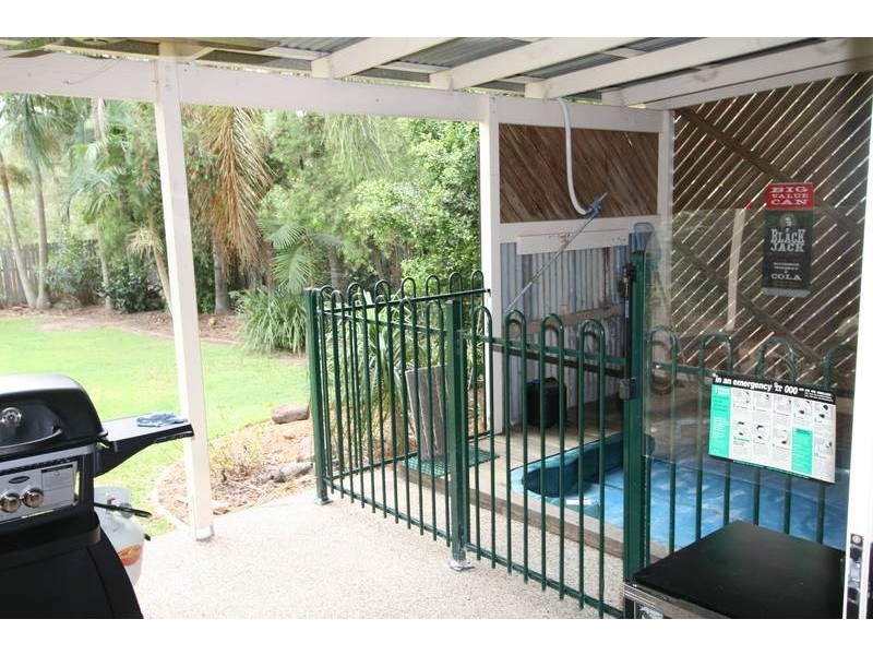 27 Sweetgum Street, Hillcrest QLD 4118