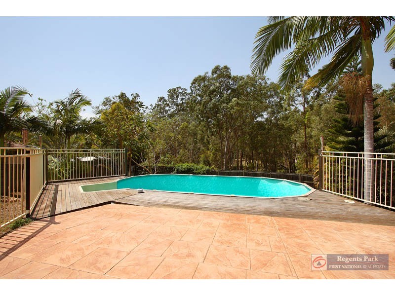 28 Colisa Cr, Regents Park QLD 4118