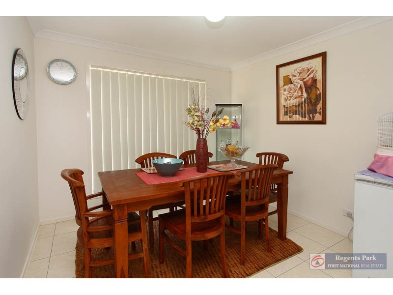 4 Tamsin Ct.,, Regents Park QLD 4118