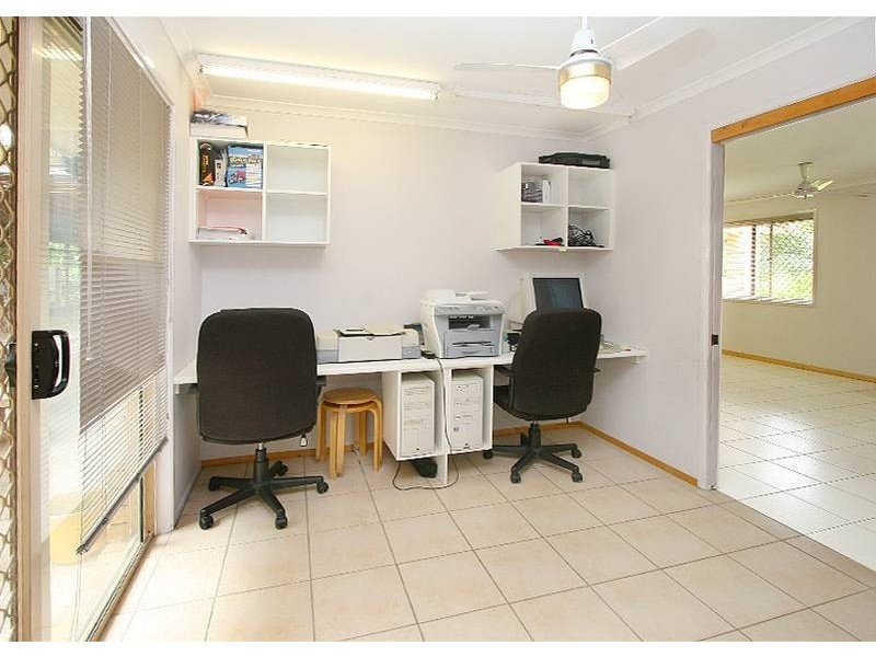 188 EMERALD DRIVE, Regents Park QLD 4118