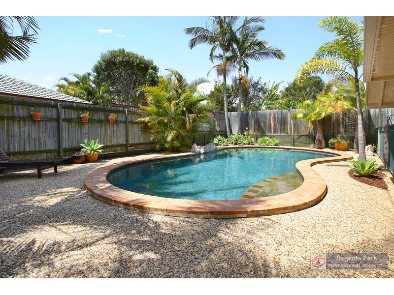 08 Conferta Place, Regents Park QLD 4118