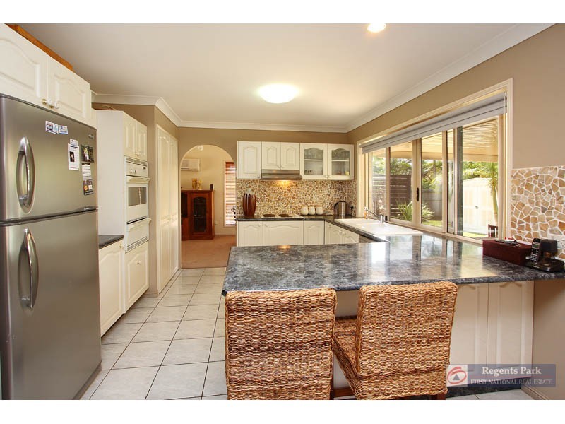08 Conferta Place, Regents Park QLD 4118