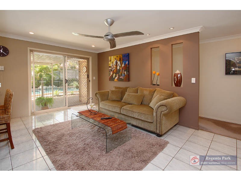 08 Conferta Place, Regents Park QLD 4118