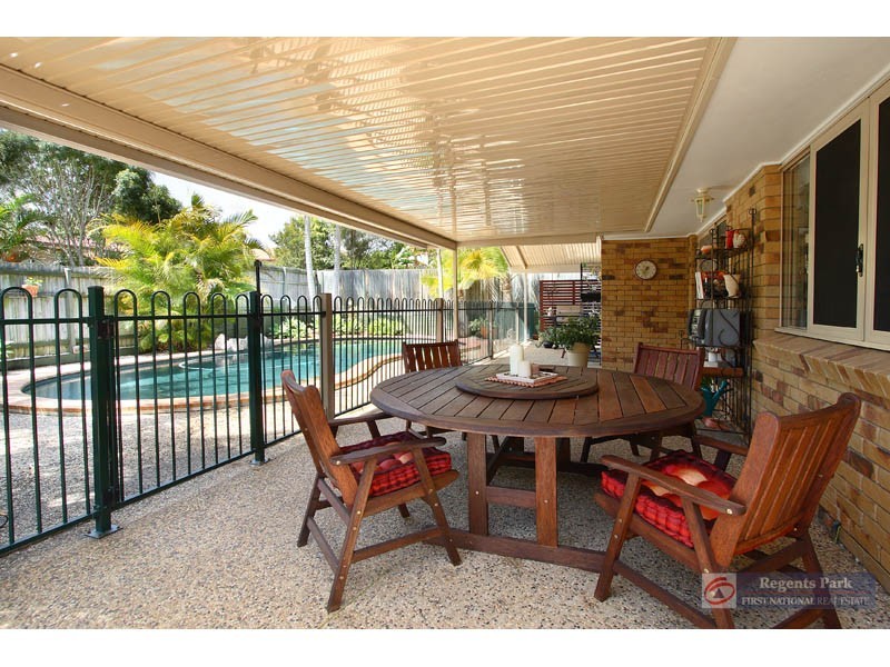 08 Conferta Place, Regents Park QLD 4118