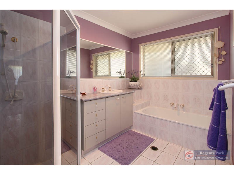 08 Conferta Place, Regents Park QLD 4118