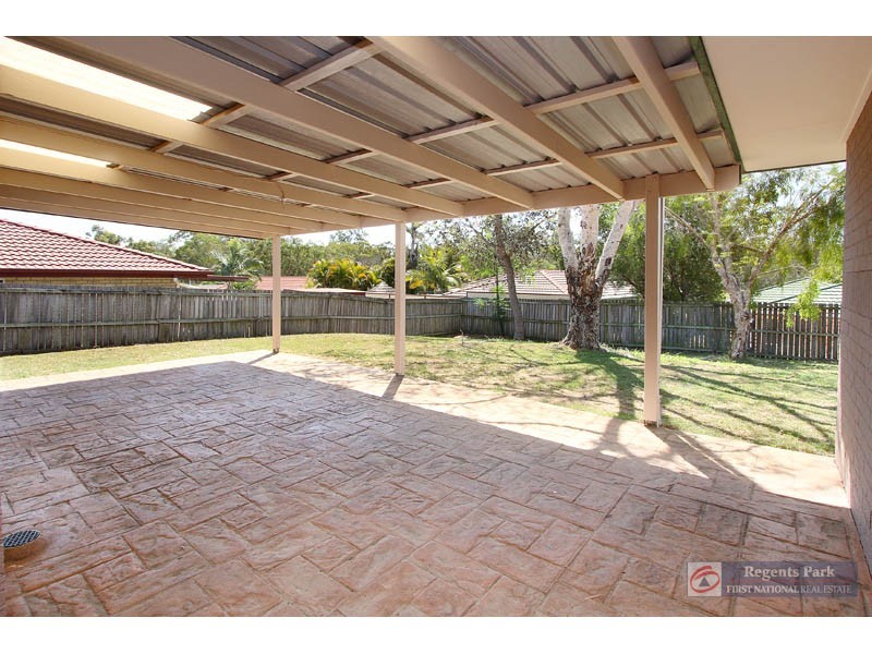 101 Lamberth Road, Regents Park QLD 4118