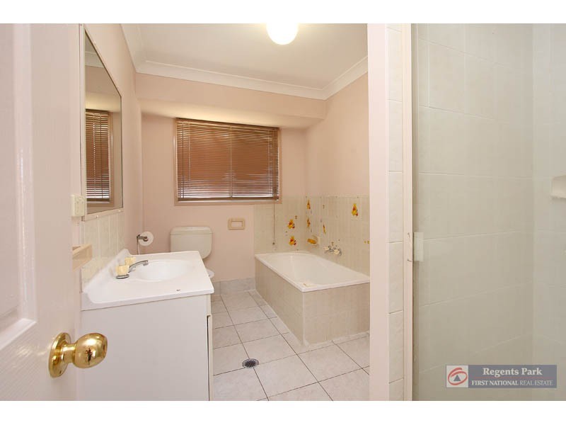 101 Lamberth Road, Regents Park QLD 4118
