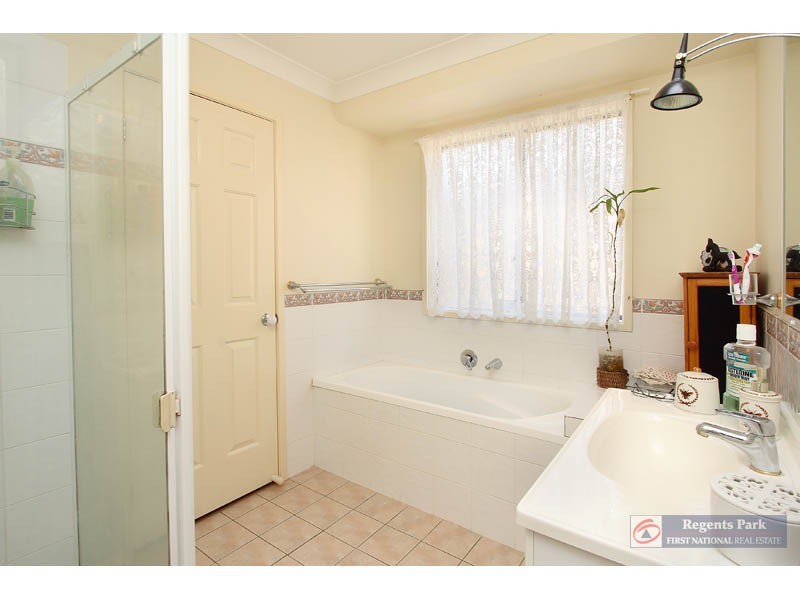 12 Hedera Street, Regents Park QLD 4118