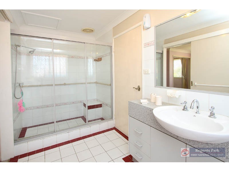 13 ITEA COURT, Regents Park QLD 4118