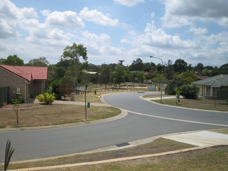 2 Park Close, Hillcrest QLD 4118