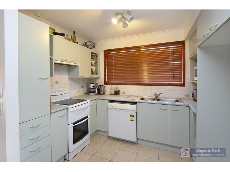 59 ESTRAMINA ROAD,, Regents Park QLD 4118