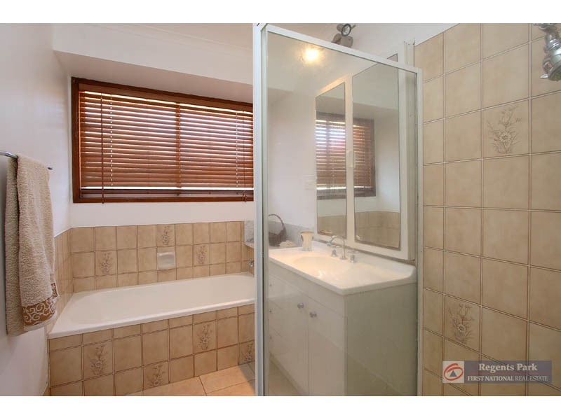 59 ESTRAMINA ROAD,, Regents Park QLD 4118