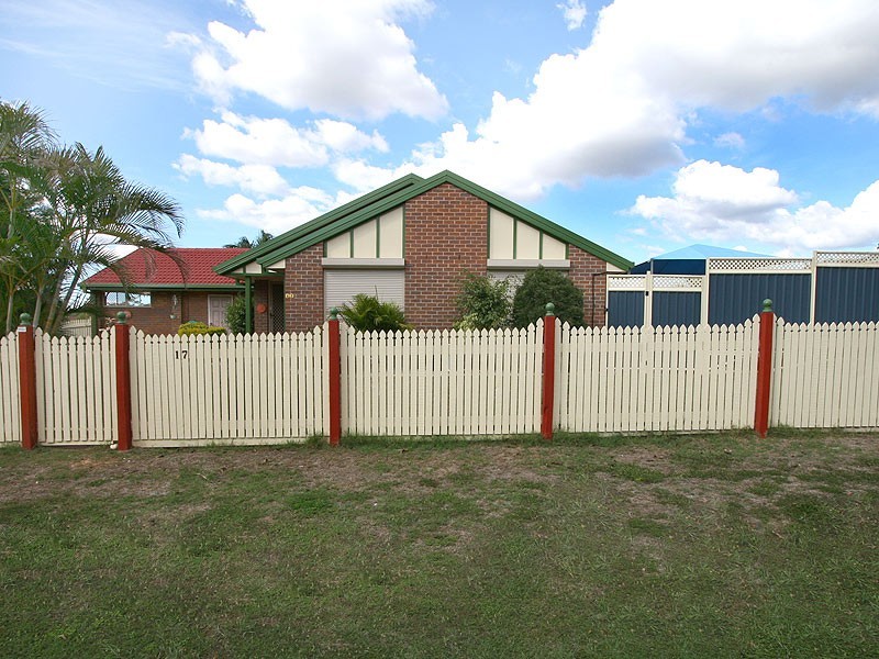 17 Bottlebrush Drive, Regents Park QLD 4118