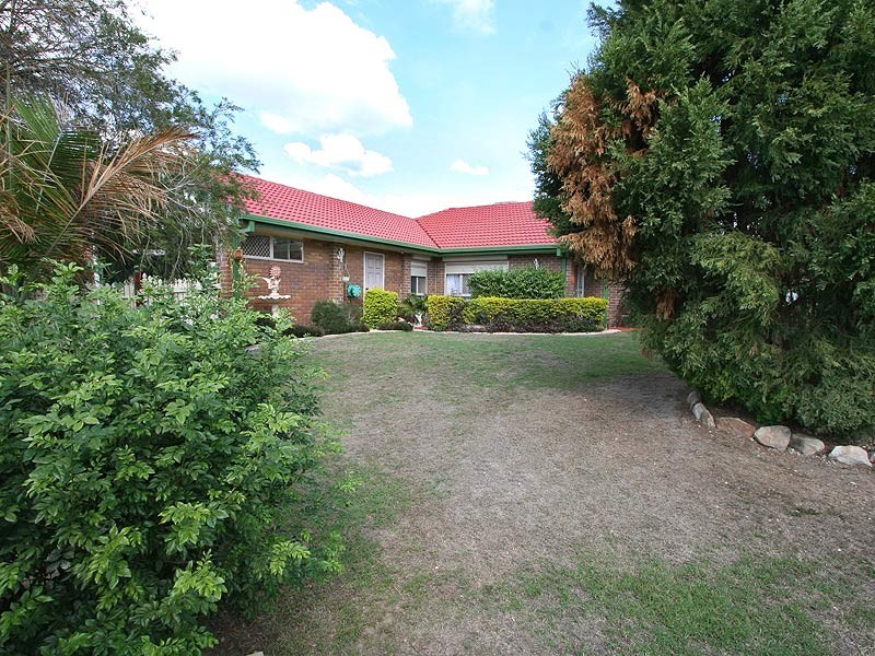 17 Bottlebrush Drive, Regents Park QLD 4118