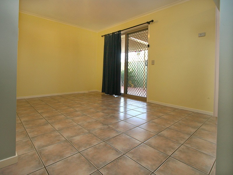 17 Bottlebrush Drive, Regents Park QLD 4118