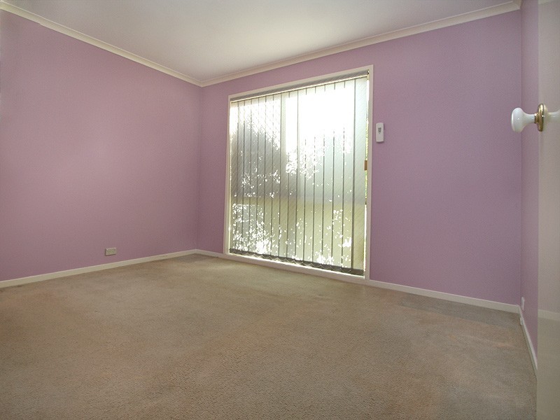 17 Bottlebrush Drive, Regents Park QLD 4118