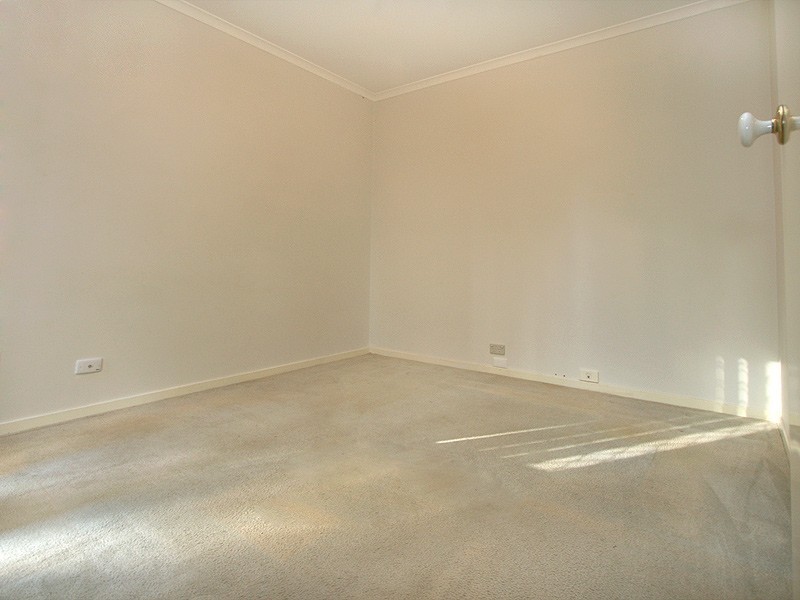 17 Bottlebrush Drive, Regents Park QLD 4118