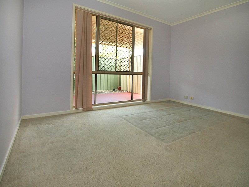 17 Bottlebrush Drive, Regents Park QLD 4118
