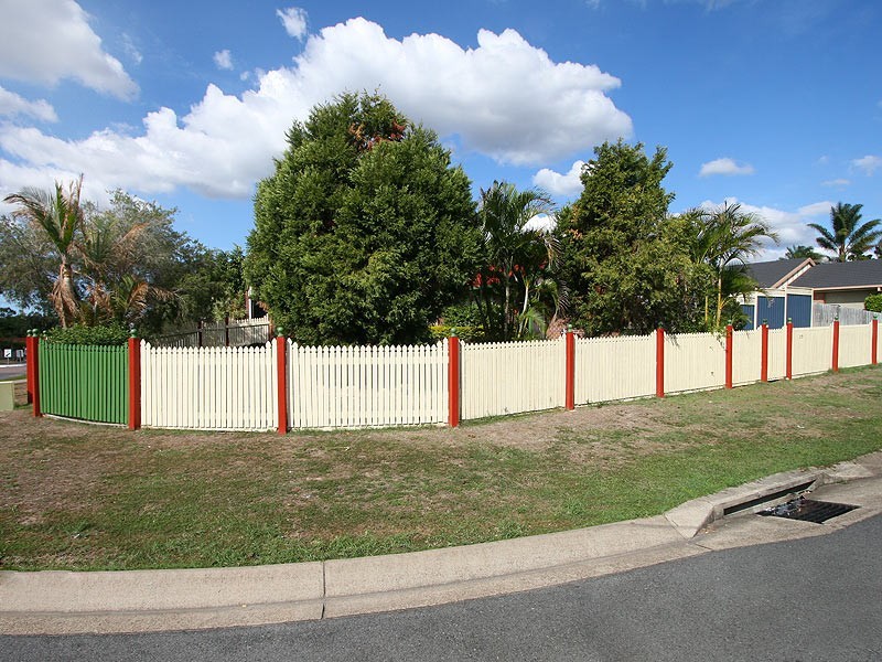 17 Bottlebrush Drive, Regents Park QLD 4118