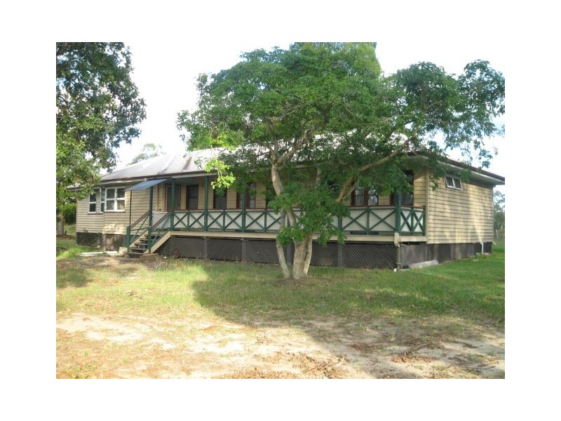 66 Middle Road, Hillcrest QLD 4118