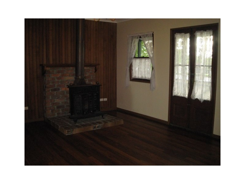 66 Middle Road, Hillcrest QLD 4118