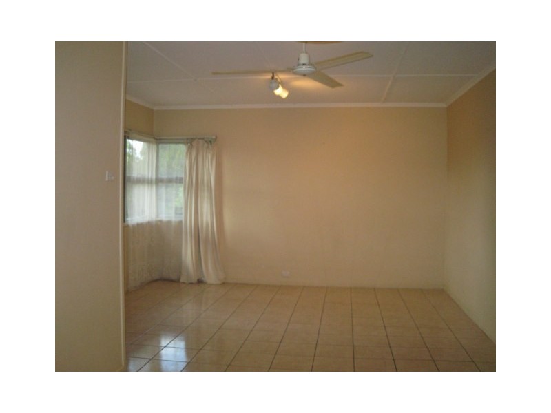 66 Middle Road, Hillcrest QLD 4118