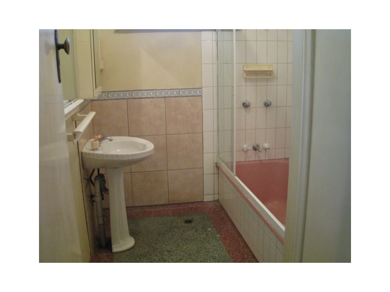 66 Middle Road, Hillcrest QLD 4118