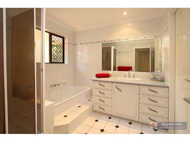 9 Hargrill Ct., Boronia Heights QLD 4124