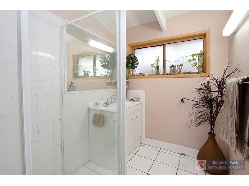 23 Vansittart Road, Regents Park QLD 4118