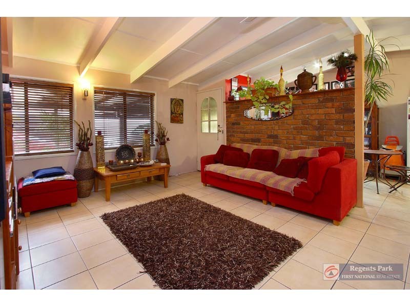 23 Vansittart Road, Regents Park QLD 4118