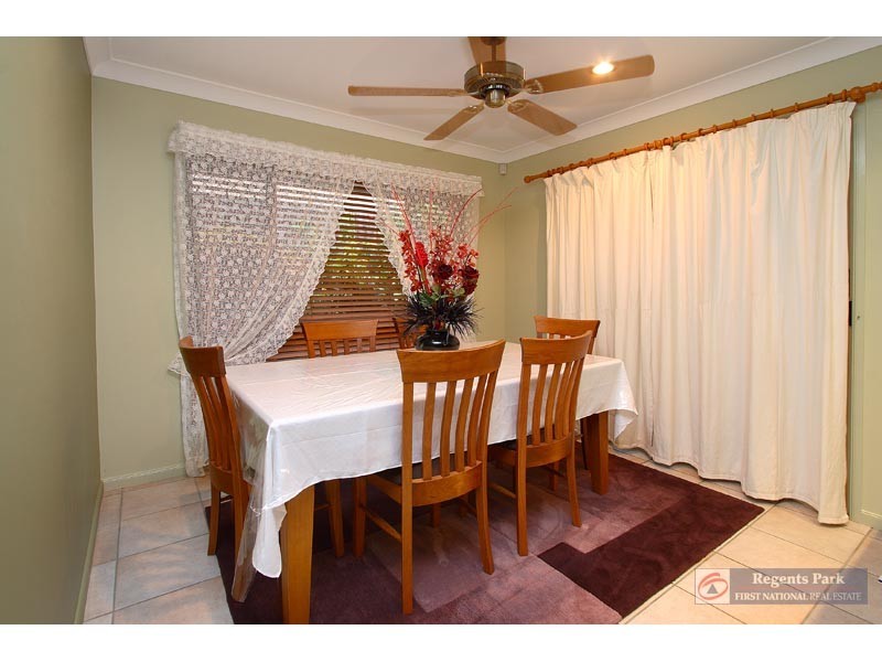 Regents Park QLD 4118
