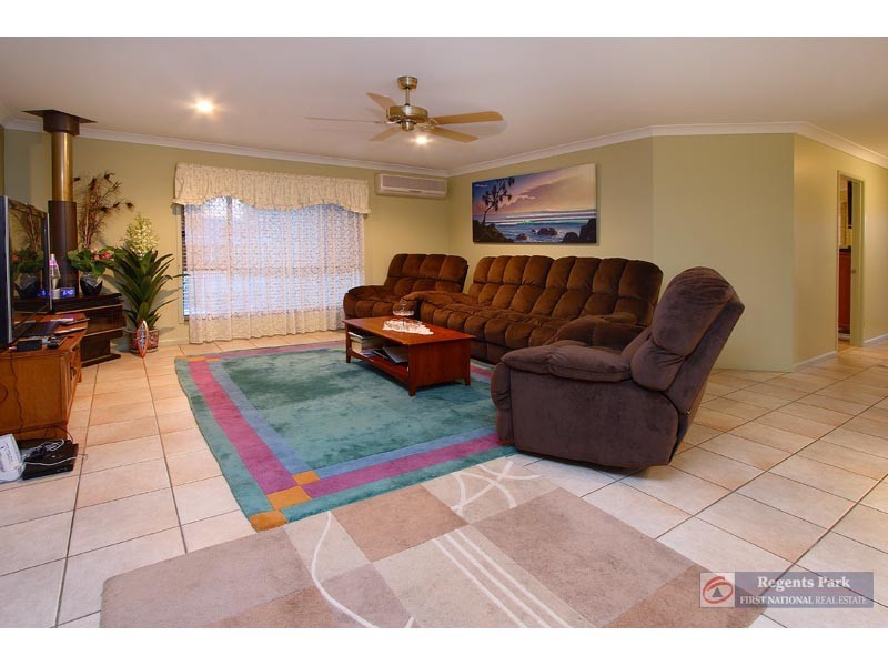 Regents Park QLD 4118