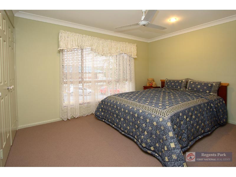 Regents Park QLD 4118