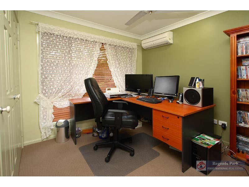 Regents Park QLD 4118