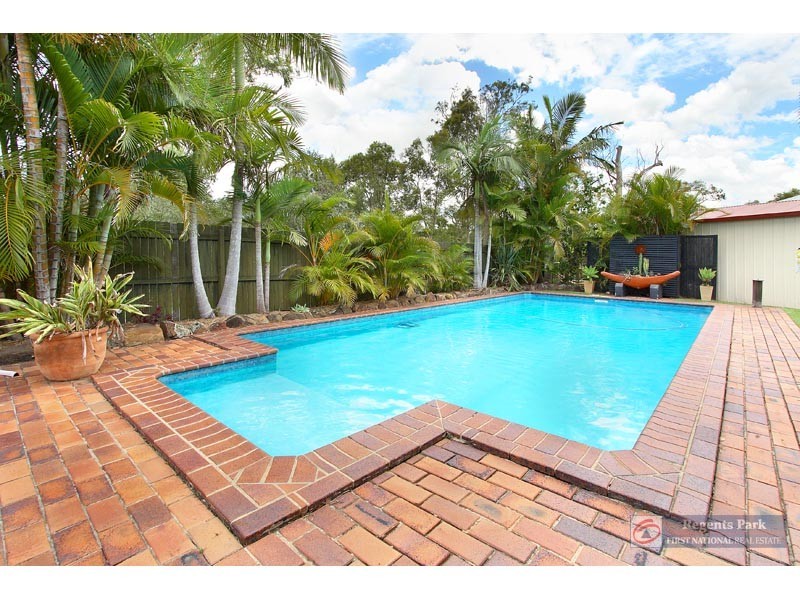 50 Haldham Crescent, Regents Park QLD 4118